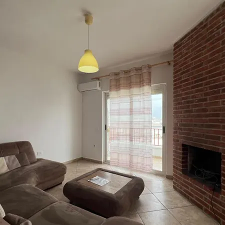Apartment Lydia's 3 Bedroom Flat In *