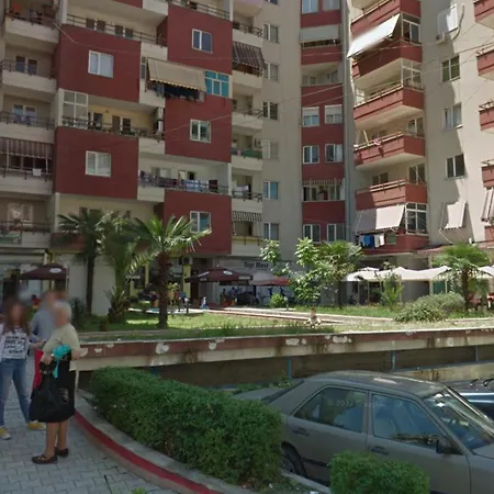 Lydia's 3 Bedroom Flat In Apartment *