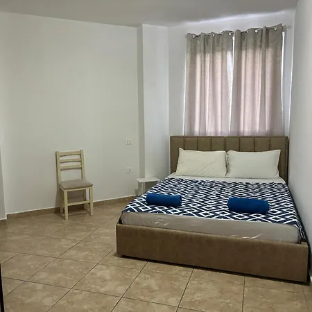 Lydia's 3 Bedroom Flat In Apartment